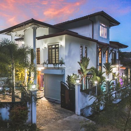 Horizon View Bed & Breakfast แคนดี้ ภายนอก รูปภาพ