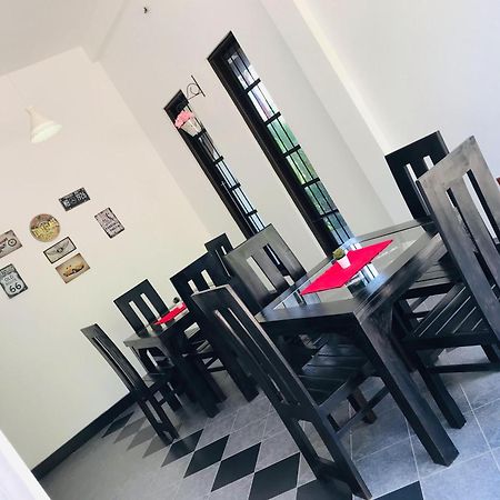 Horizon View Bed & Breakfast แคนดี้ ภายนอก รูปภาพ