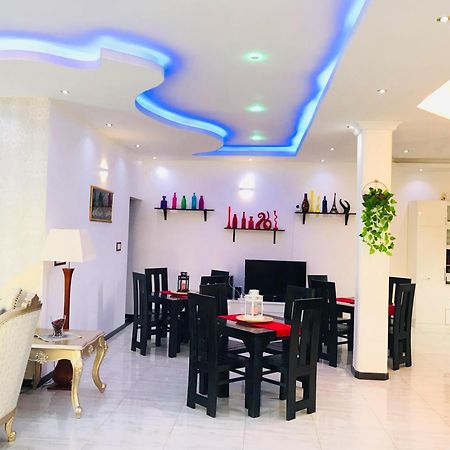 Horizon View Bed & Breakfast แคนดี้ ภายนอก รูปภาพ