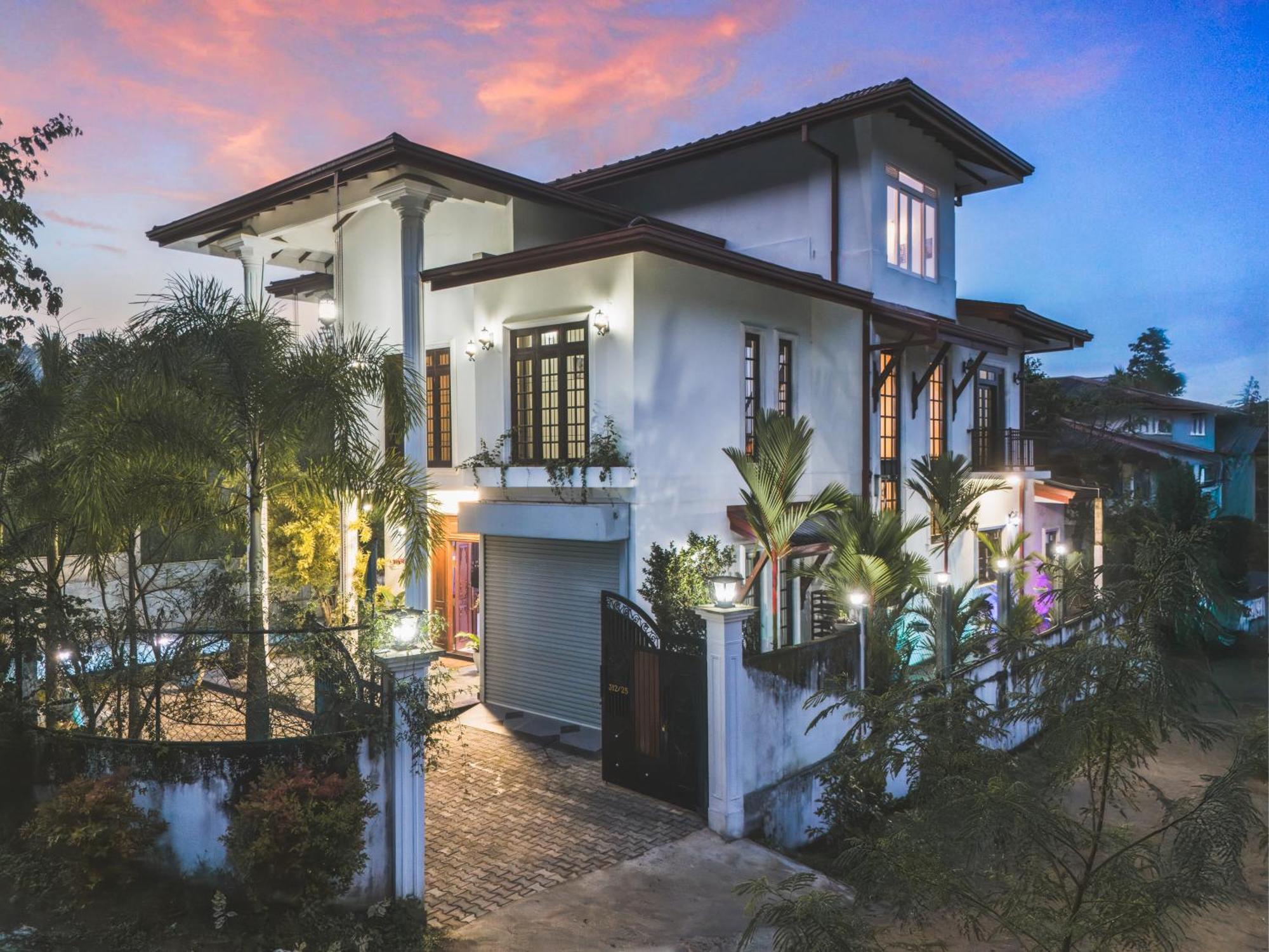 Horizon View Bed & Breakfast แคนดี้ ภายนอก รูปภาพ